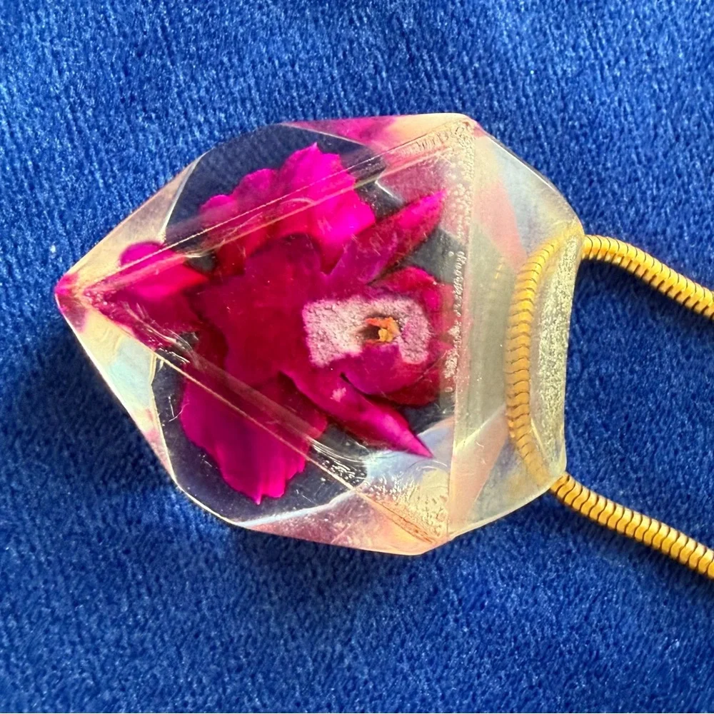 Vintage Necklace with Fusha Resin Orchid Flower Pendant Necklace